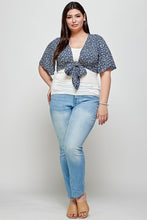 Load image into Gallery viewer, Plus Size Ditsy Floral Print Cropped Bolero Cardigan
