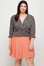 Load image into Gallery viewer, Plus Size, Ditsy Floral Print Blouse Top

