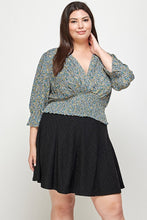 Load image into Gallery viewer, Plus Size, Ditsy Floral Print Blouse Top

