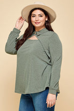 Load image into Gallery viewer, Plus Size Solid Long Sleeve Fashion Top
