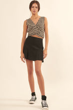 Load image into Gallery viewer, V Neckline Plaid Woven Vest
