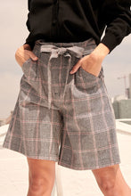 Load image into Gallery viewer, A Pair Of Wide Woven Plaid Shorts
