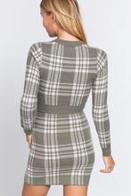 Load image into Gallery viewer, Long Slv Check Crop Sweater
