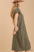 Load image into Gallery viewer, Split neck button down midi dress with no lining
