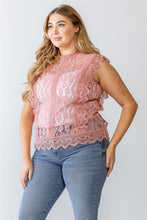 Load image into Gallery viewer, Plus Cotton Floral Lace Embroidery Detail Top
