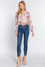 Load image into Gallery viewer, Front Tie Detail Print Woven Blouse
