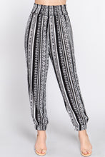 Load image into Gallery viewer, Printed Jogger Pants
