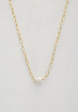 Load image into Gallery viewer, Pearl Bead Oval Link Necklace
