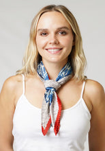 Load image into Gallery viewer, Circle Link Pleated Satin Scarf
