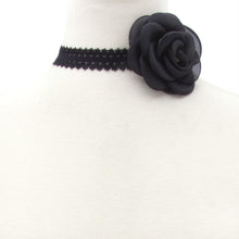 Load image into Gallery viewer, Flower Choker Necklace
